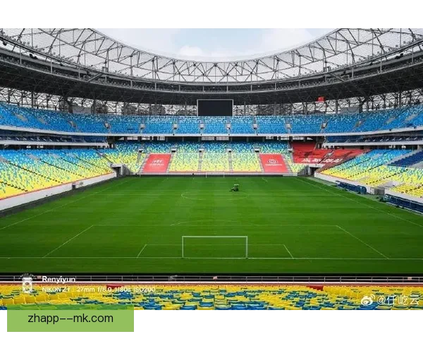 成都蓉城宣布凤凰山体育公园专业足球场草坪升级完工提升竞技水平